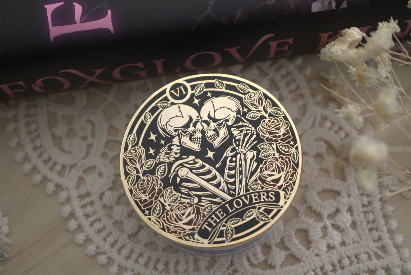 The Lovers Kindle Grip