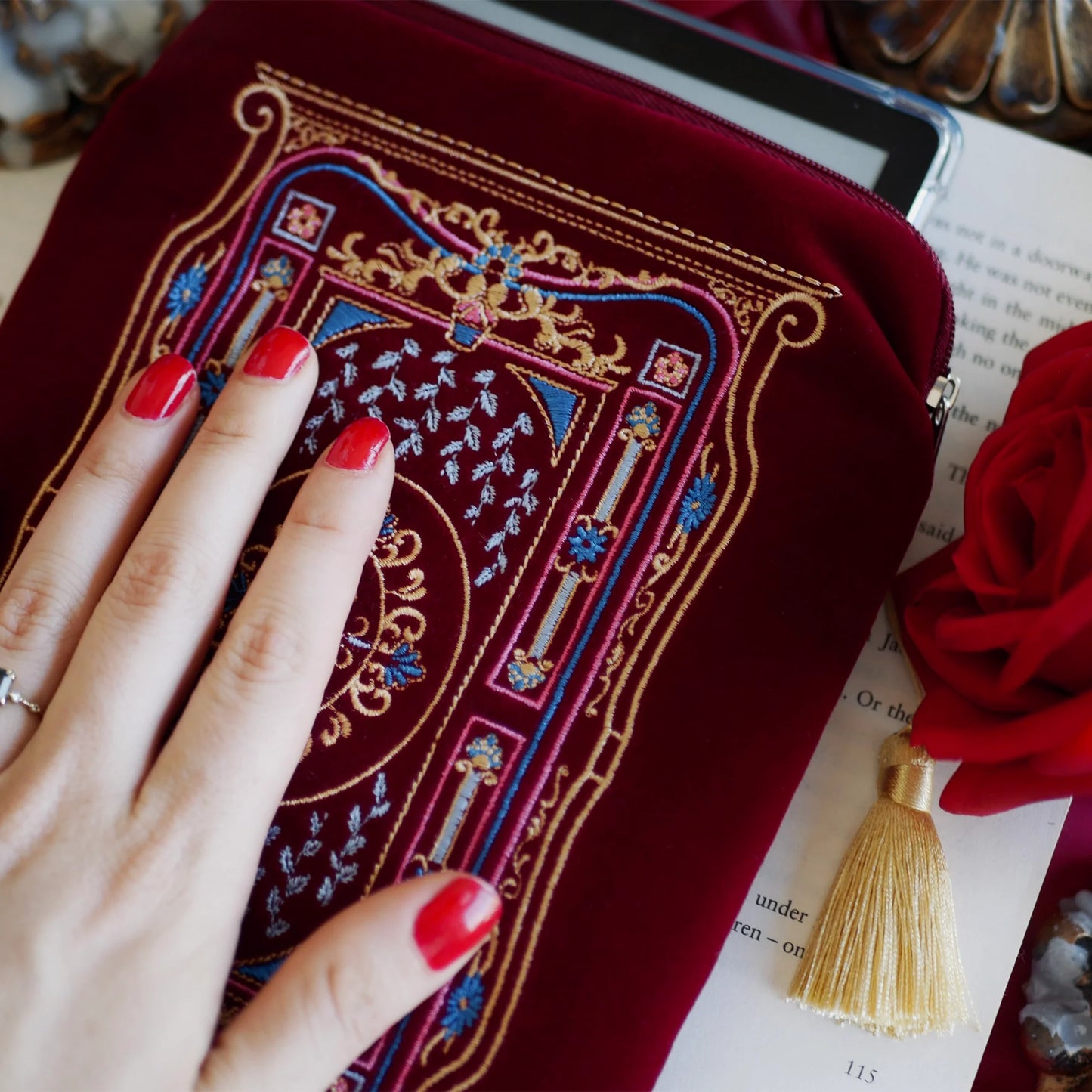 Literati eReader Sleeve - Crimson Red