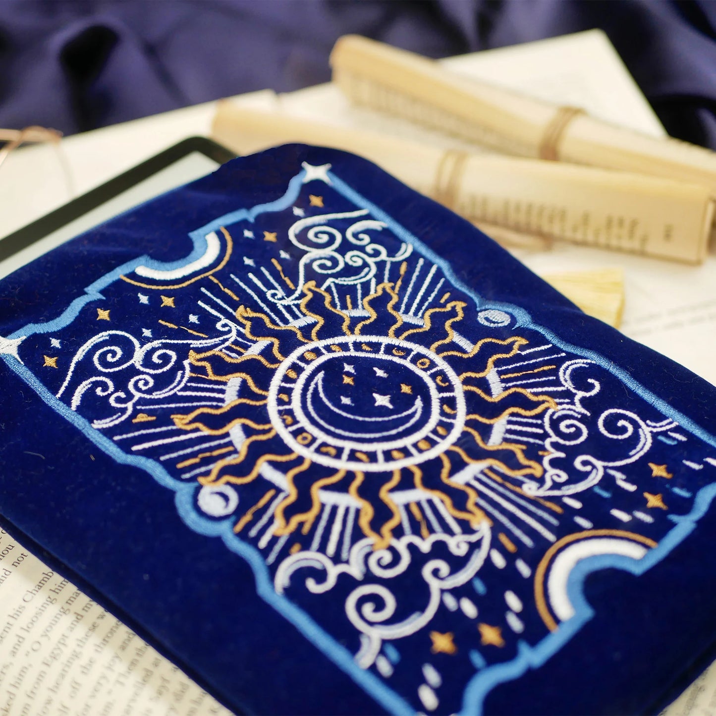 La Lune E-Reader Sleeve